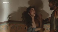 Голая Карина Теста в сериале «Одиссея» фото #10