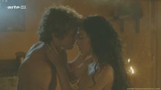 Голая Карина Теста в сериале «Одиссея» фото #29