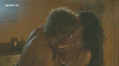 Голая Карина Теста в сериале «Одиссея» фото #30