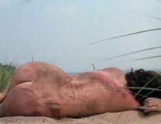 Голая Карла Гуджино в фильме «Изнасилование» фото #12