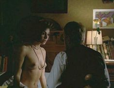 Голая грудь Карлы Романелли в фильме «Степной волк» фото #1