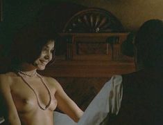 Голая грудь Карлы Романелли в фильме «Степной волк» фото #2