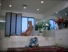 Голая Карла Соларо в фильме «Главная девочка» фото #12