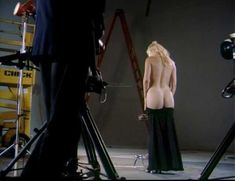 Голая Карла Соларо в фильме «Главная девочка» фото #17