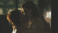 Голая Каролин Давернас в фильме «Пережить мою маму» фото #3