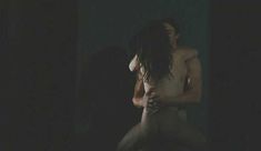 Голая Каролин Давернас в фильме «Пережить мою маму» фото #5