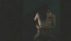 Голая Каролин Давернас в фильме «Пережить мою маму» фото #6