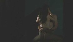 Голая Каролин Давернас в фильме «Пережить мою маму» фото #7