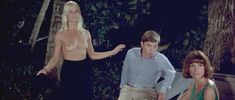 Голая Каролин Лоранс в фильме «Прощай, Эммануэль» фото #4