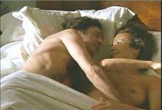 Голая Кароль Буке в фильме «Война Люси» фото #1