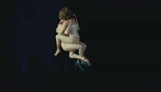 Голая Катажина Фигура в фильме «Мёртвая награда» фото #2