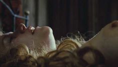 Голая Катажина Фигура в фильме «Мёртвая награда» фото #5