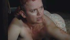 Голая Катажина Фигура в фильме «Мёртвая награда» фото #11