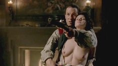 Голая Катрина Балф в сериале «Чужестранка» фото #35