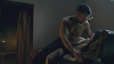 Красотка Катрина Ло оголила грудь и попу в сериале «Спартак: Месть» фото #6