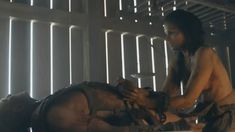 Красотка Катрина Ло оголила грудь и попу в сериале «Спартак: Месть» фото #16