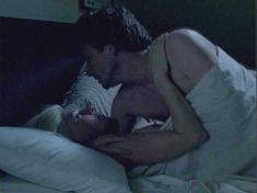 Голая Кейт Эшфилд в фильме «Тайная улыбка» фото #2