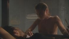 Голая Келли Карлсон в фильме «Звездный десант 2. Герой федерации» фото #2