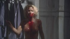 Голая Келли Карлсон в фильме «Звездный десант 2. Герой федерации» фото #5