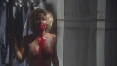 Голая Келли Карлсон в фильме «Звездный десант 2. Герой федерации» фото #6