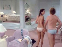 Обнаженная Келли ЛеБрок в фильме «Женщина в красном» фото #3