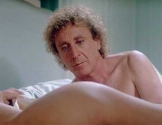 Обнаженная Келли ЛеБрок в фильме «Женщина в красном» фото #6