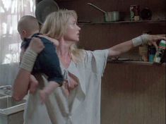 Голая Келли Линч в фильме «Тёплый летний дождь» фото #10