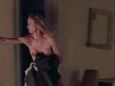 Голая Келли Линч в фильме «Тёплый летний дождь» фото #24