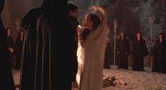 Голая Келли Престон в фильме «Служители дьявола» фото #9