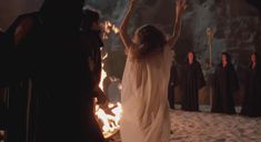 Голая Келли Престон в фильме «Служители дьявола» фото #10