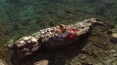 Голая Керри Фокс в фильме «Ангел за моим столом» фото #13