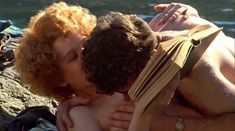 Голая Керри Фокс в фильме «Ангел за моим столом» фото #16