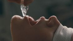 Голая Ким Бейсингер в фильме «Первые 9 1.2 недель» фото #2