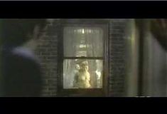 Голая Ким Диккенс в фильме «Город хулиганов» фото #1