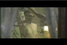 Голая Ким Диккенс в фильме «Город хулиганов» фото #3