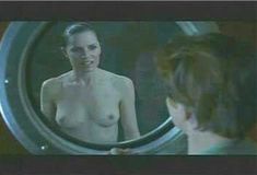 Голая Ким Диккенс в сериале «Развал» фото #1