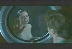 Голая Ким Диккенс в сериале «Развал» фото #2