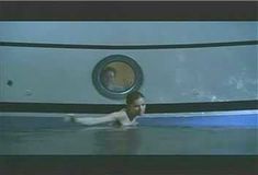 Голая Ким Диккенс в сериале «Развал» фото #4