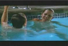 Голая Ким Диккенс в сериале «Развал» фото #12