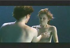 Голая Ким Диккенс в сериале «Развал» фото #14