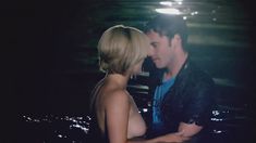 Голая Ким Поирьер в фильме «Тихий, но смертоносный» фото #4