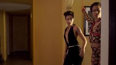 Голая Кира Нуар в сериале «Подчинение» фото #4