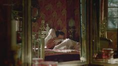 Голая Клеманс Поэзи в фильме «Птичья песня» фото #1