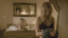 Голая Клеманс Поэзи в фильме «Туннель» фото #4