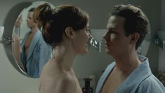 Голая грудь Клер Бронсон в сериале «Банши» фото #3