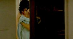 Клотильда Эсме засветила грудь в фильме «Седьмой сын» фото #4