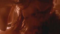 Голая Клэр Грант в сериале «Мастера ужасов» фото #2