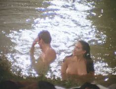 Голая Клэр Форлани в фильме «Цыганские глаза» фото #6