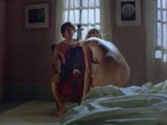 Голая Конни Нильсен в фильме «Невинные» фото #6