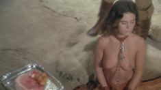 Полностью голая Коринн Клери в фильме «История О» фото #41